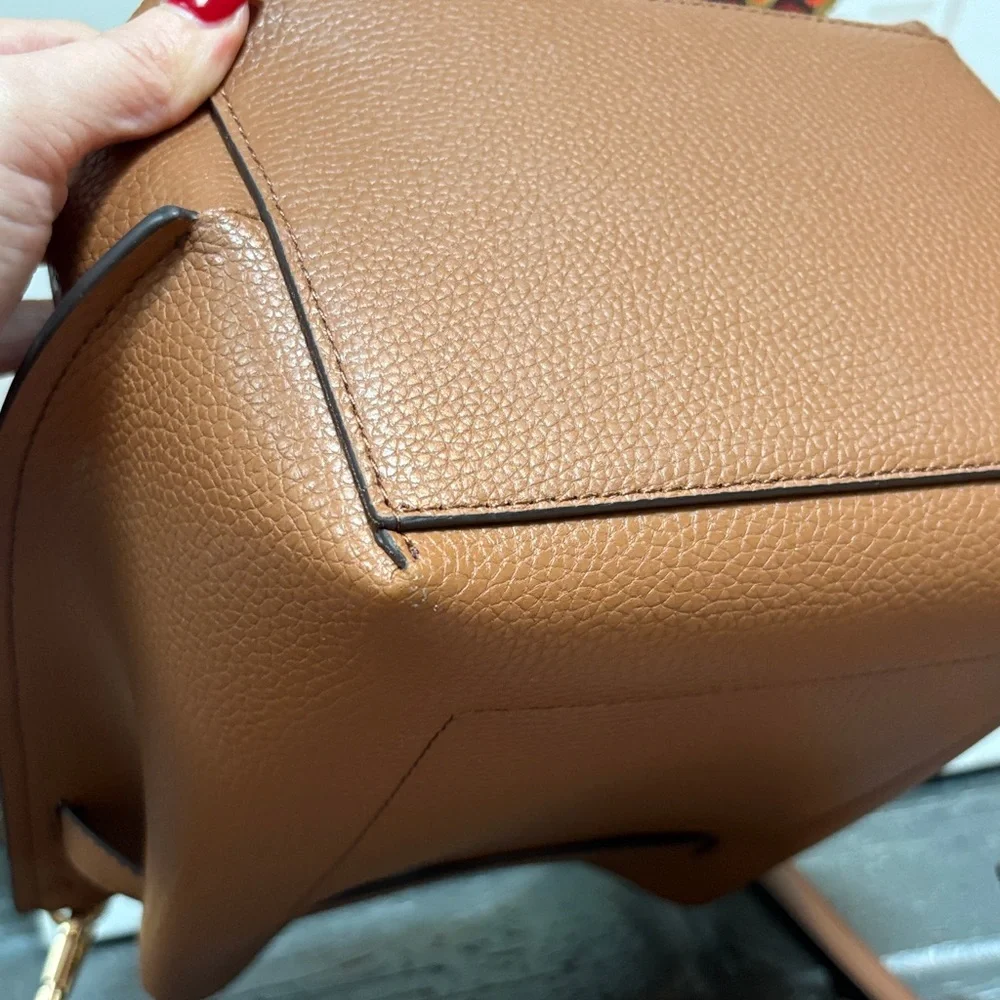 Michael Kors Emilia Small Bucket Bag Messenger Leather Luggage - Picture 11 of 16